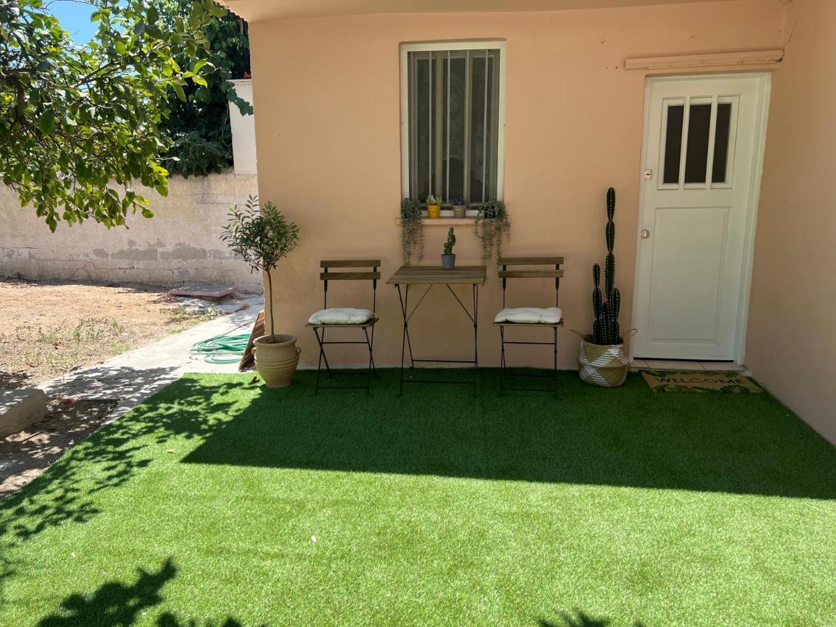 Yiayia Katina'S House Apartment Corinth ภายนอก รูปภาพ