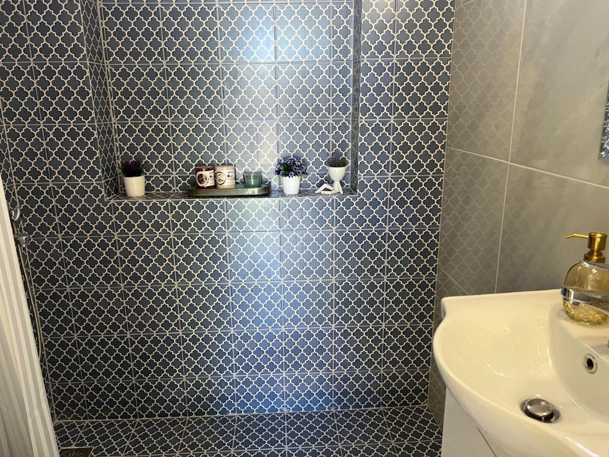 Yiayia Katina'S House Apartment Corinth ภายนอก รูปภาพ