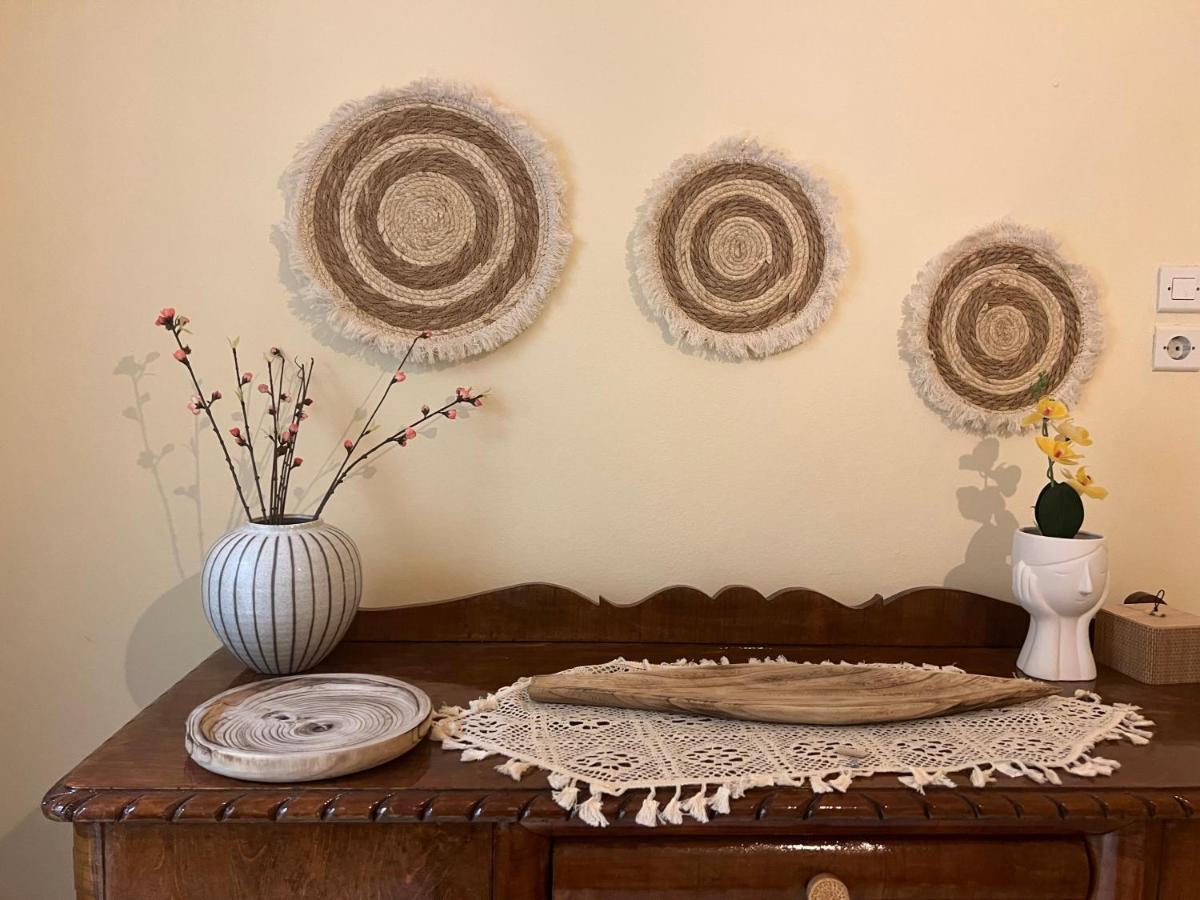 Yiayia Katina'S House Apartment Corinth ภายนอก รูปภาพ